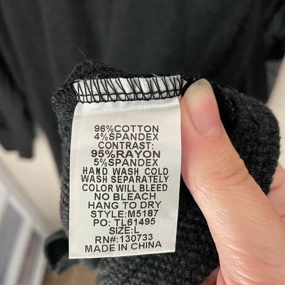 Umgee Mixed Media Gray Thermal Pullover Size Large - Picture 6 of 7